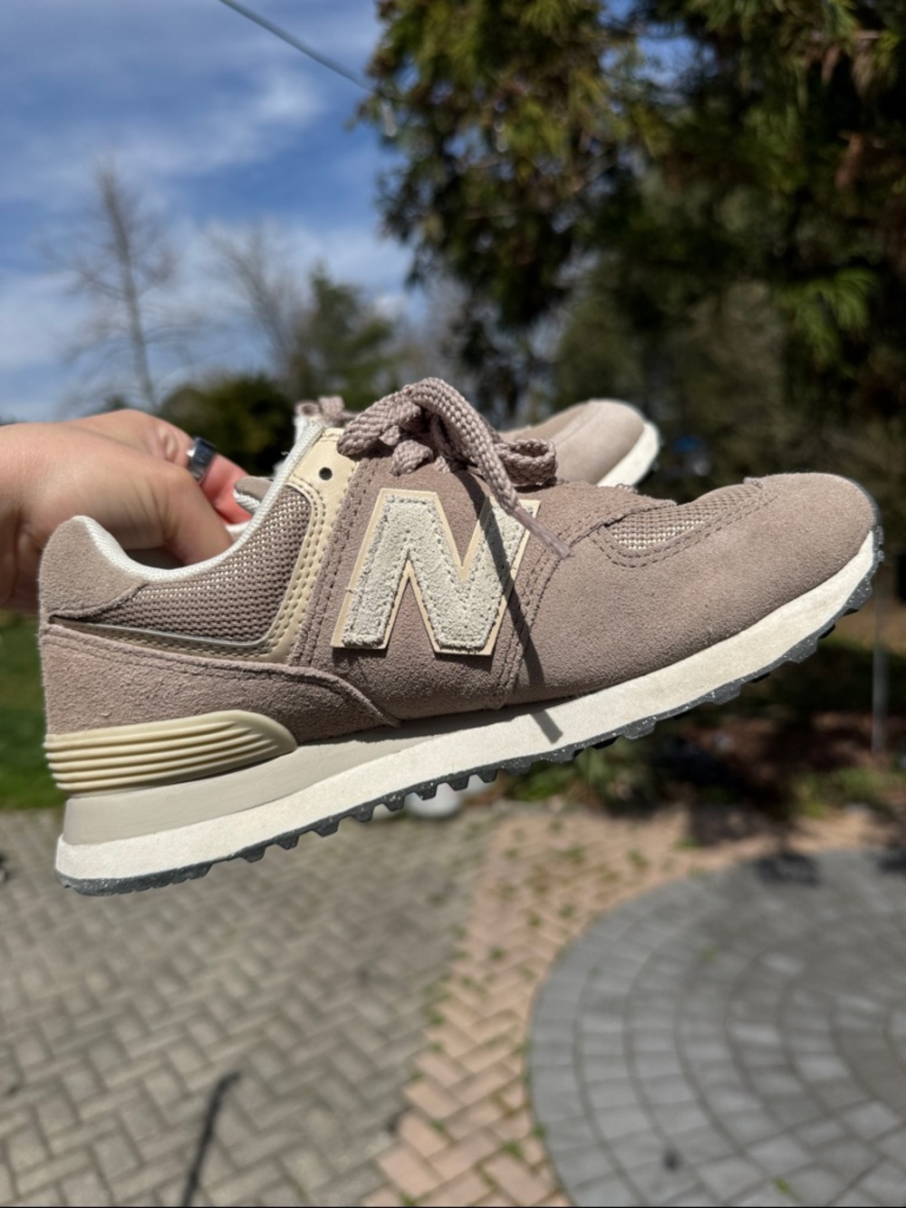 New Balance 574 / Beige / Size 7 W